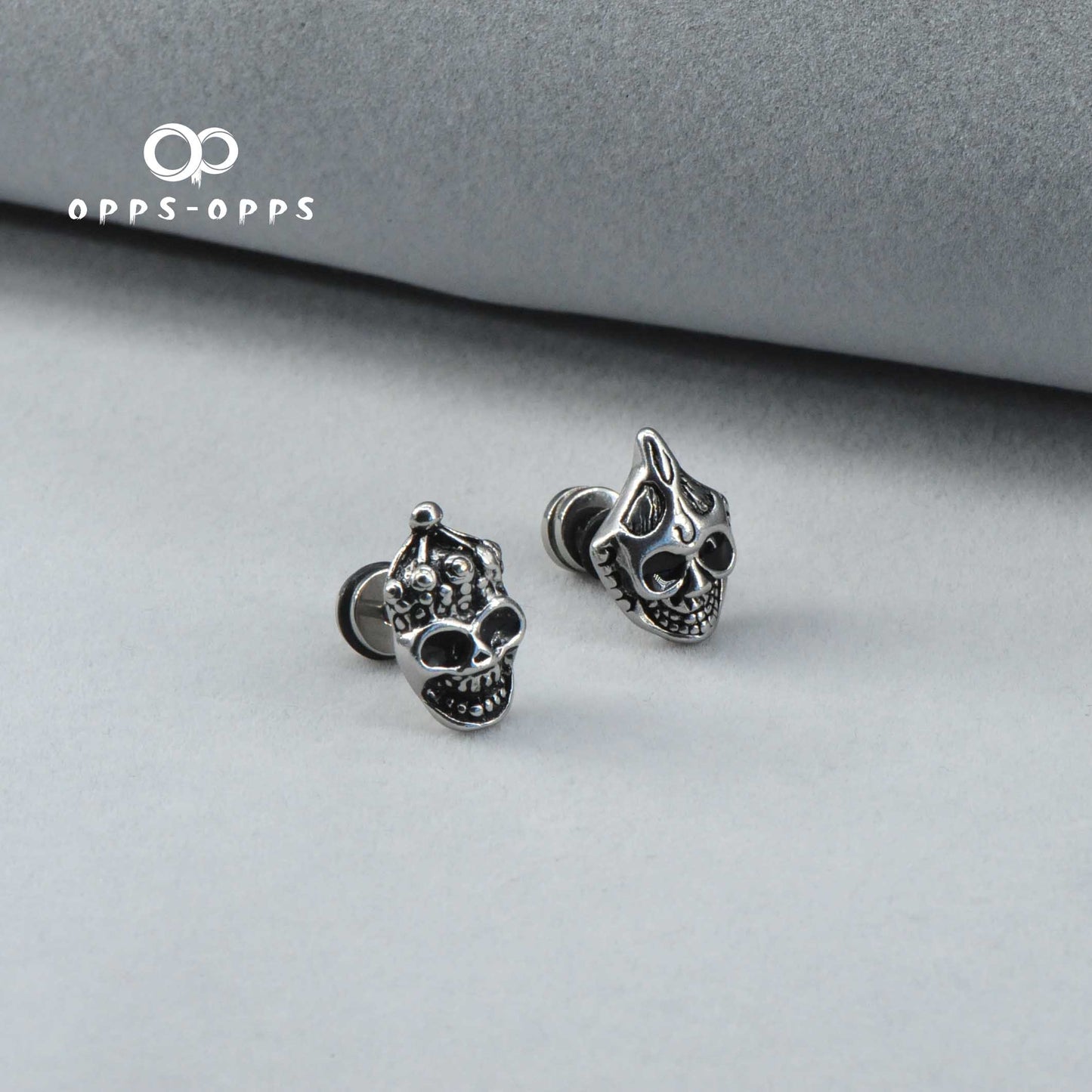 SKULL STUD EARRING