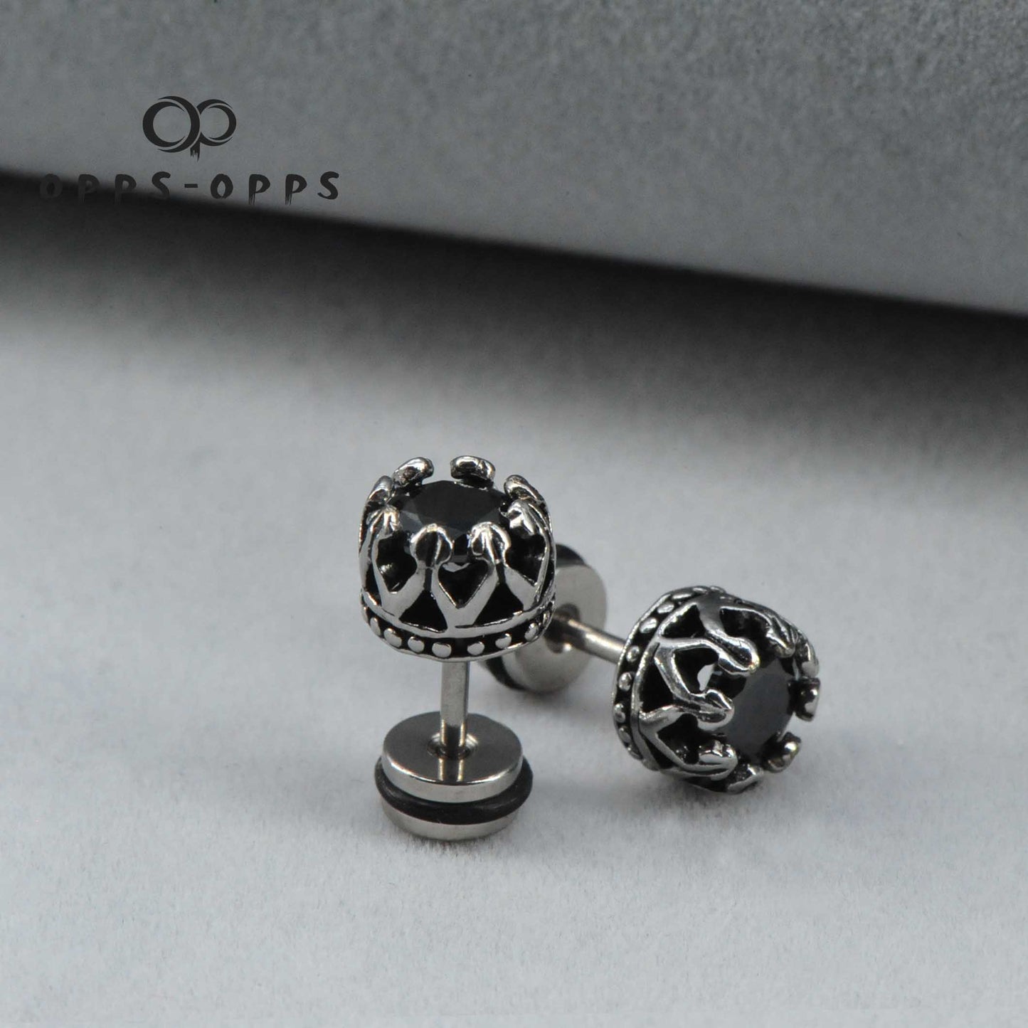 CROWN DIAMOND EAR STUD