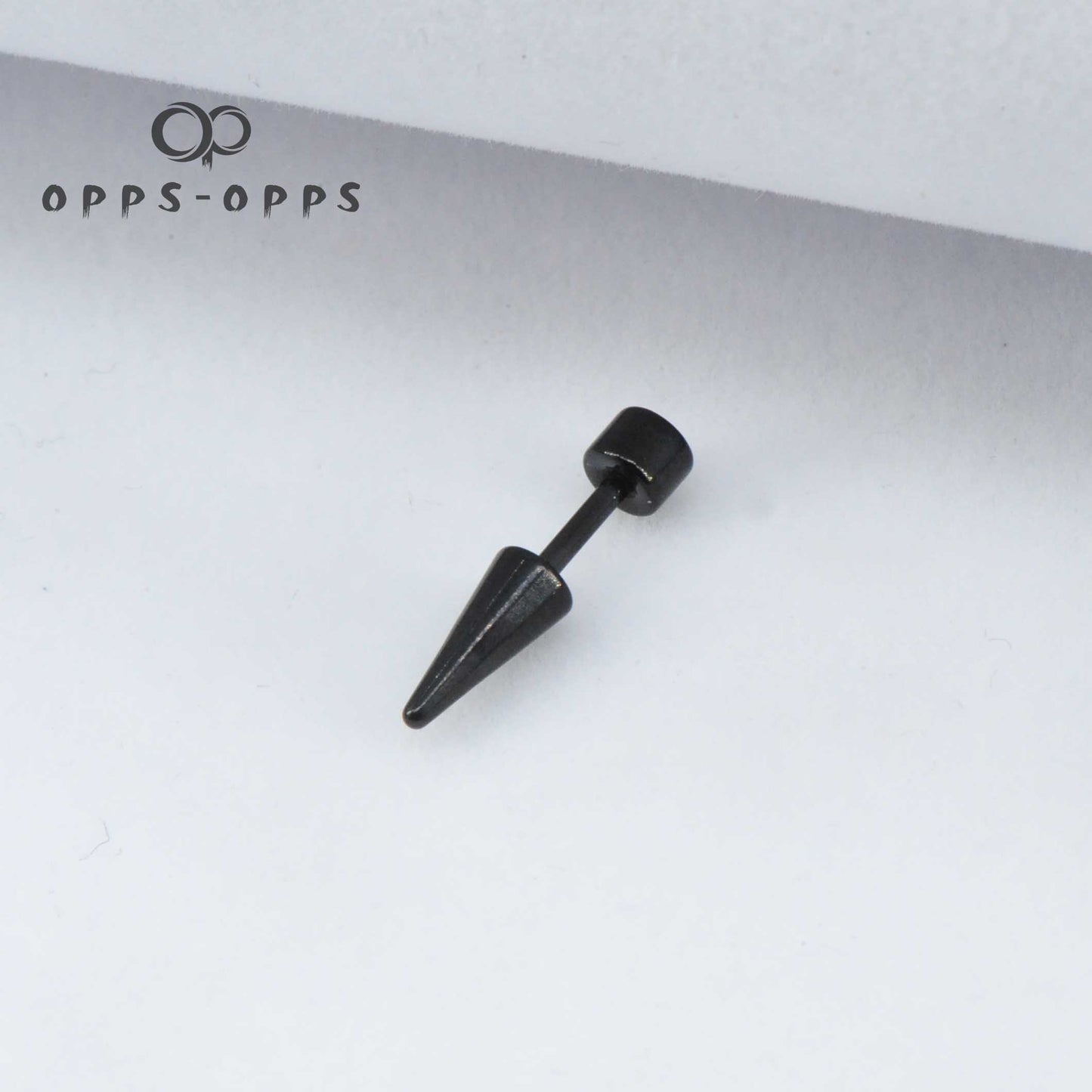 SPIKE EAR STUD