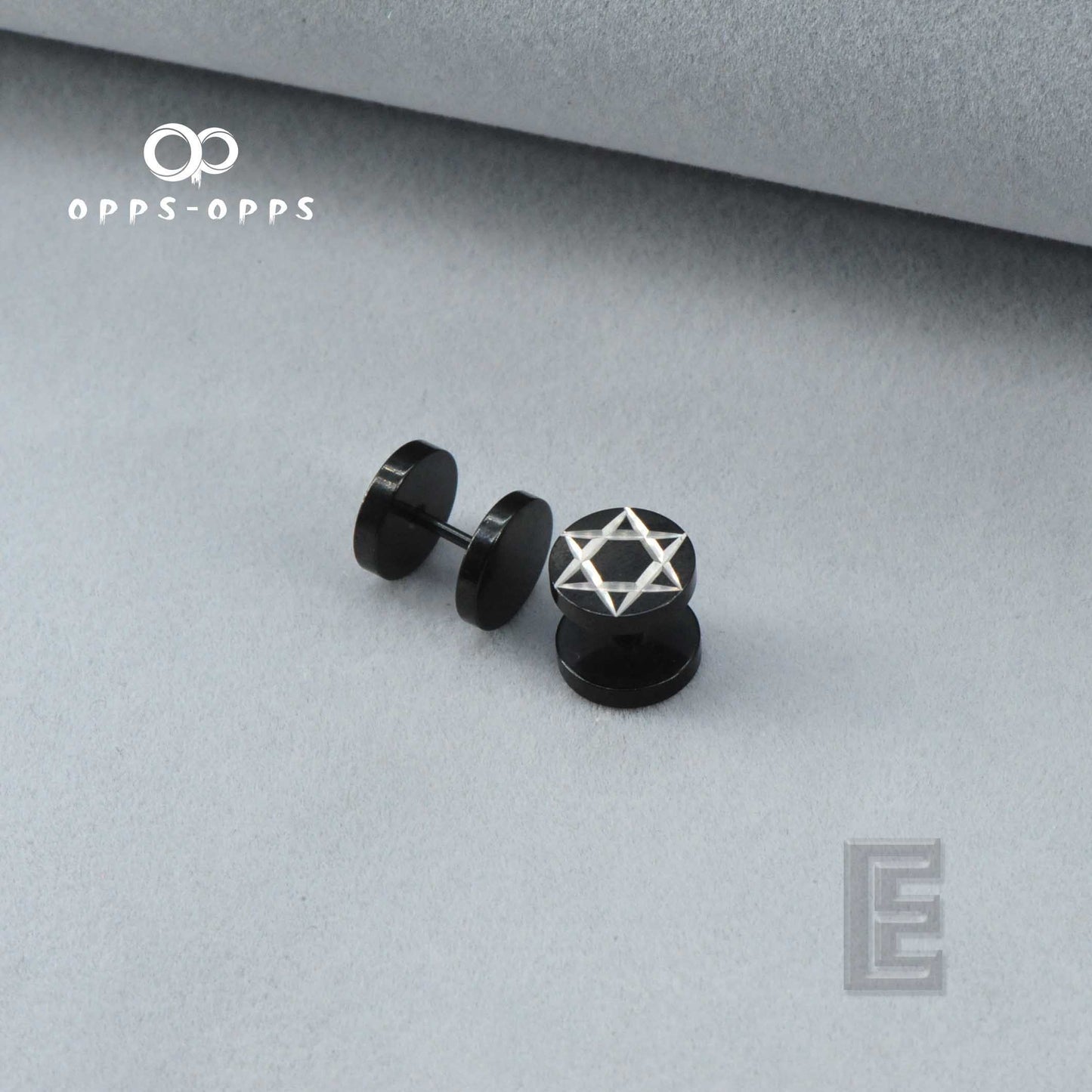 LINEAR PARTTERN STUD EARRING