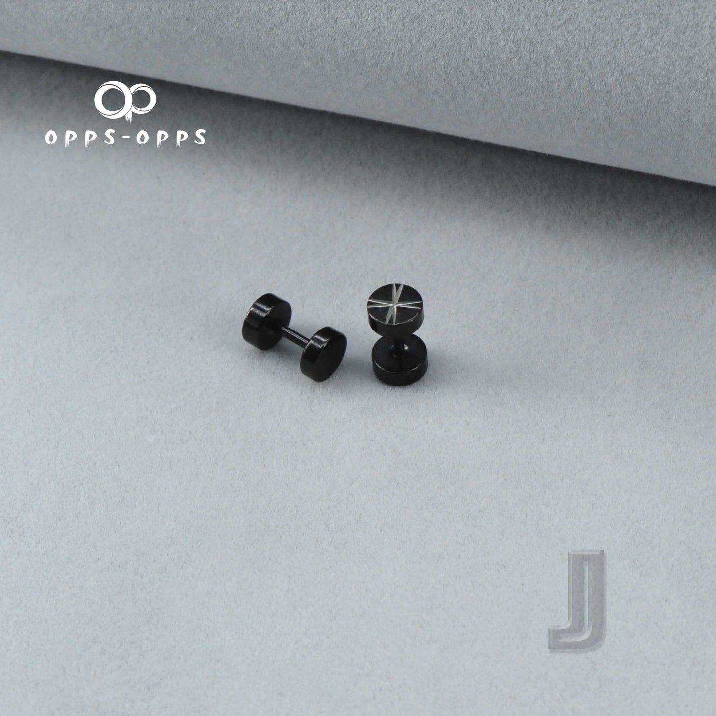 LINEAR PARTTERN STUD EARRING